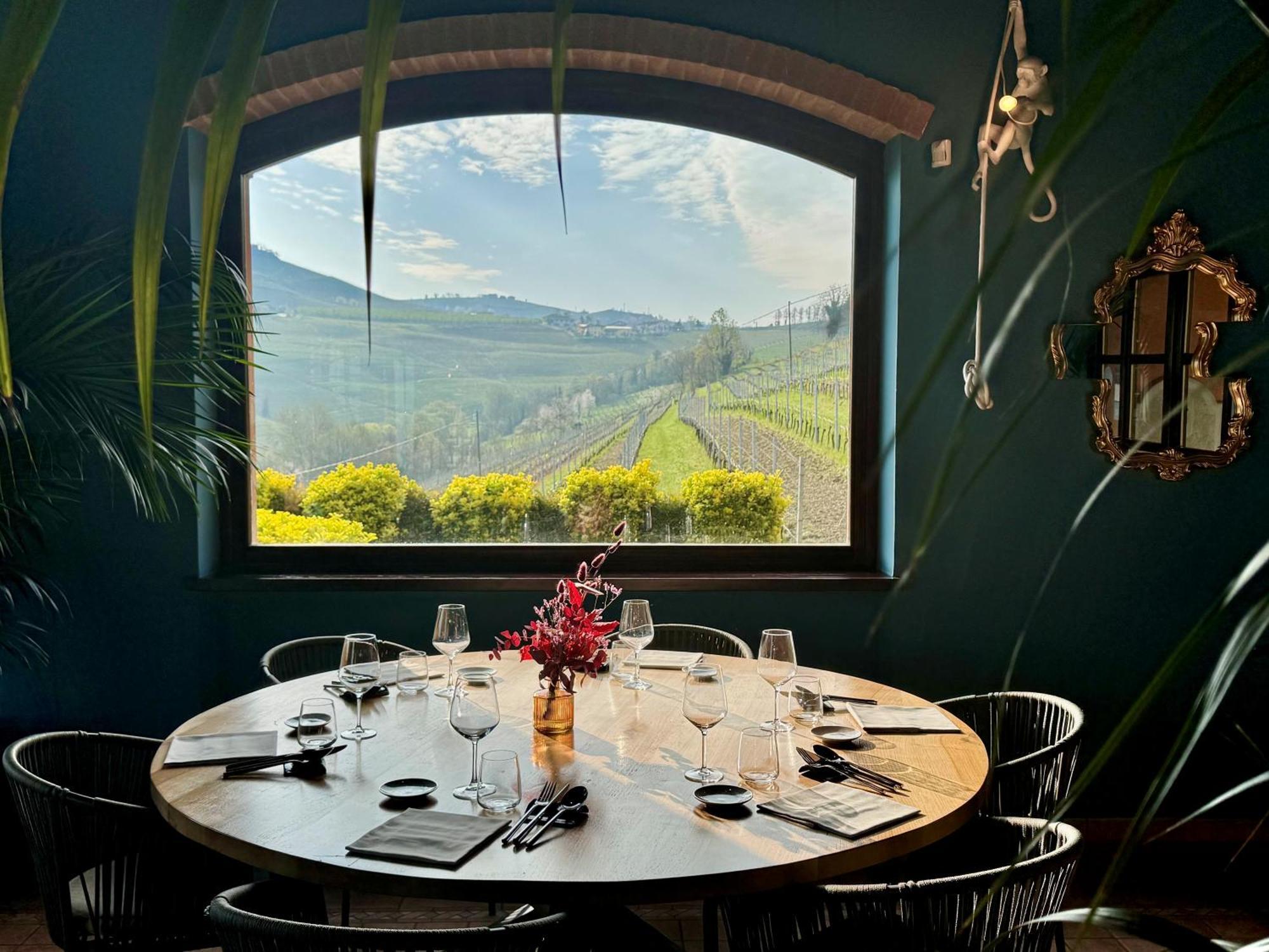 Panoramic Villa Garassino - Country Rooms And Fine Restaurant Treiso Exteriér fotografie