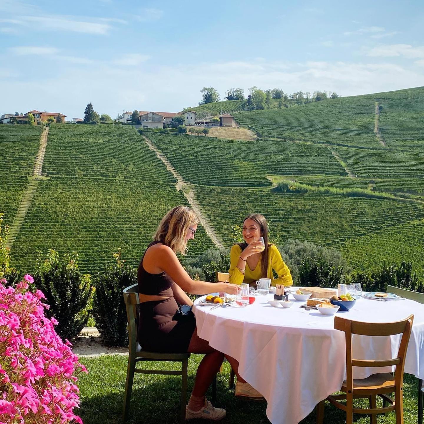 Panoramic Villa Garassino - Country Rooms And Fine Restaurant Treiso Exteriér fotografie