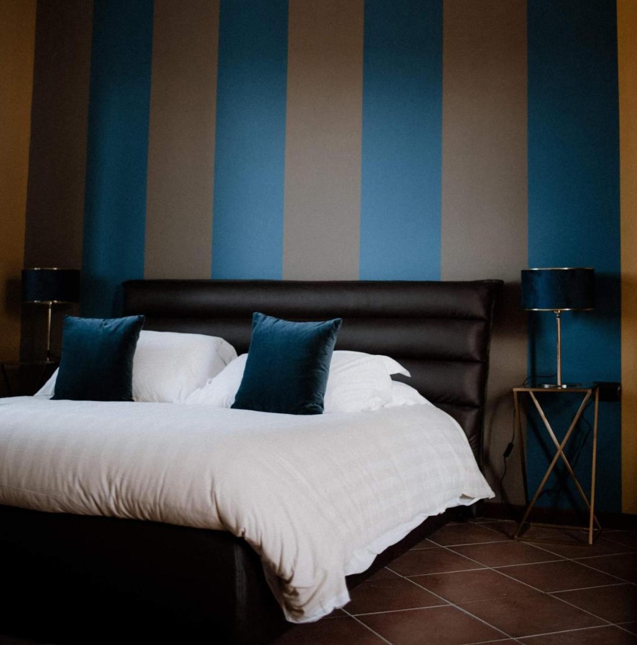 Panoramic Villa Garassino - Country Rooms And Fine Restaurant Treiso Exteriér fotografie