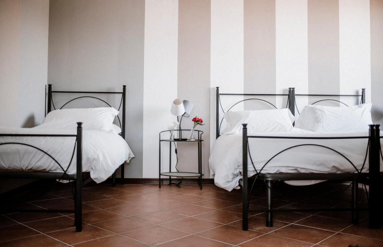 Panoramic Villa Garassino - Country Rooms And Fine Restaurant Treiso Exteriér fotografie