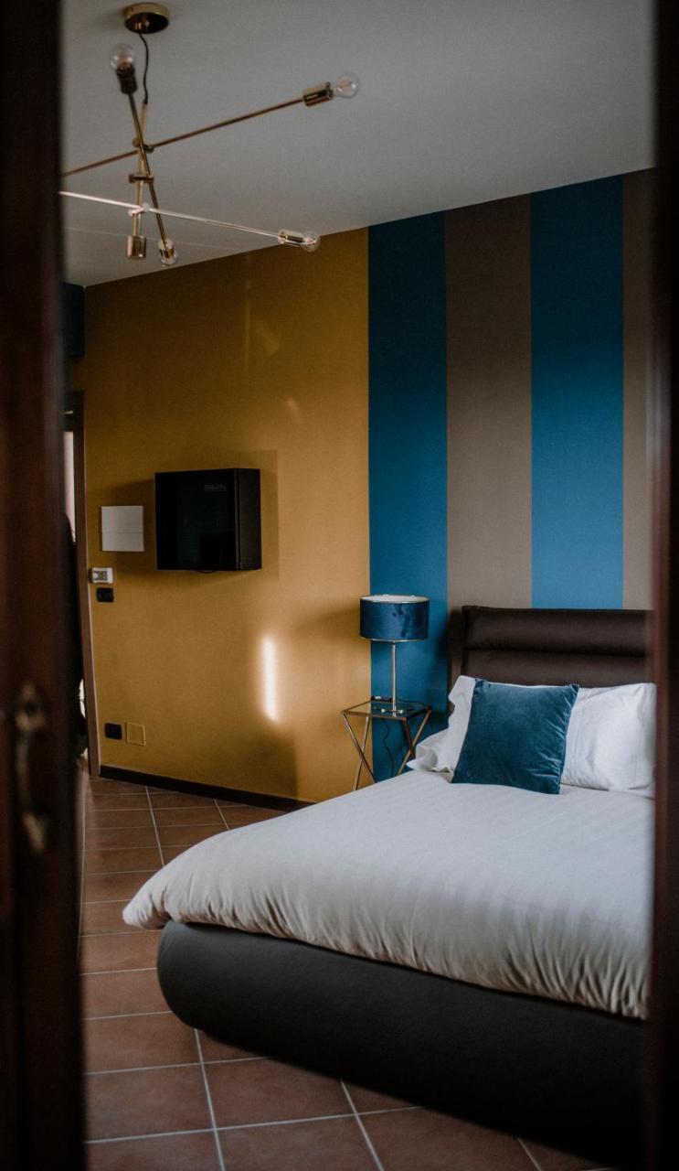 Panoramic Villa Garassino - Country Rooms And Fine Restaurant Treiso Exteriér fotografie