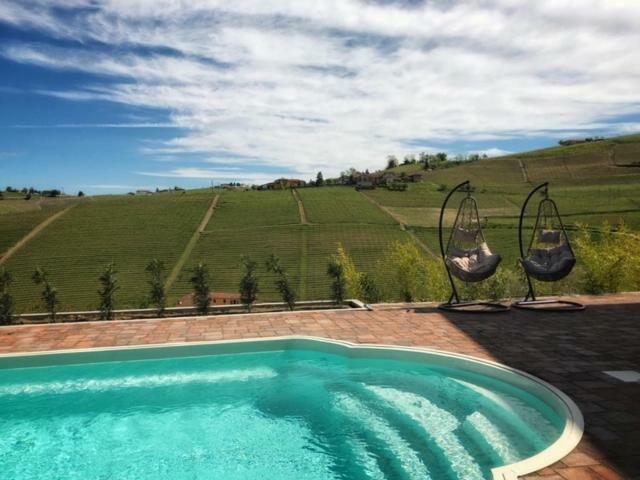 Panoramic Villa Garassino - Country Rooms And Fine Restaurant Treiso Exteriér fotografie