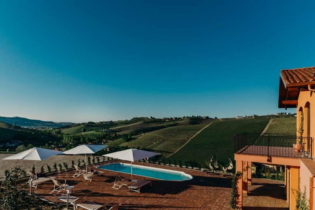 Panoramic Villa Garassino - Country Rooms And Fine Restaurant Treiso Exteriér fotografie